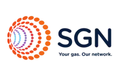Logo de SGN avec un motif circulaire orange en pointillés sur la gauche et les lettres SGN en bleu foncé gras sur la droite. Un petit texte flou se trouve sous les lettres.