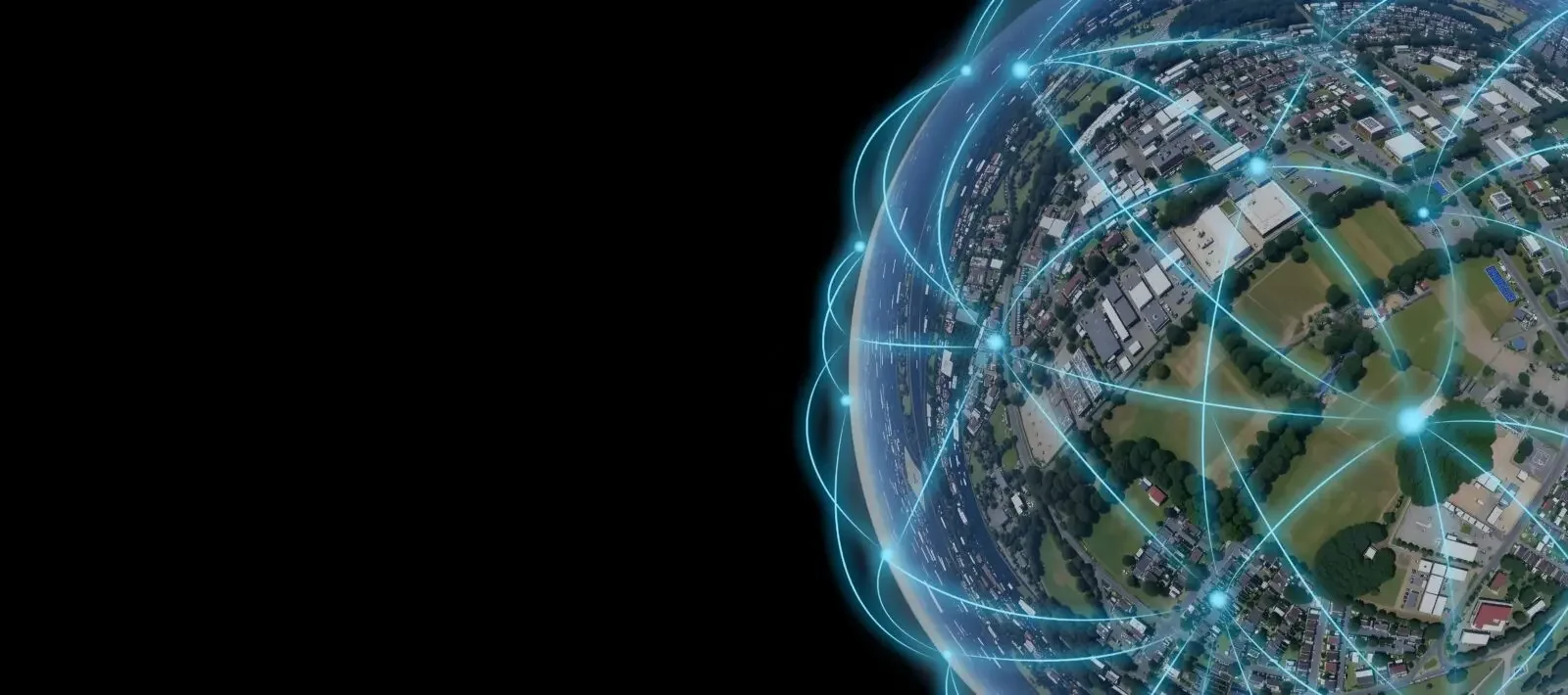 Rendu numérique du bord de la Terre avec un paysage urbain visible, superposé à des lignes de réseau bleues lumineuses symbolisant la connectivité numérique mondiale, sur un fond noir.